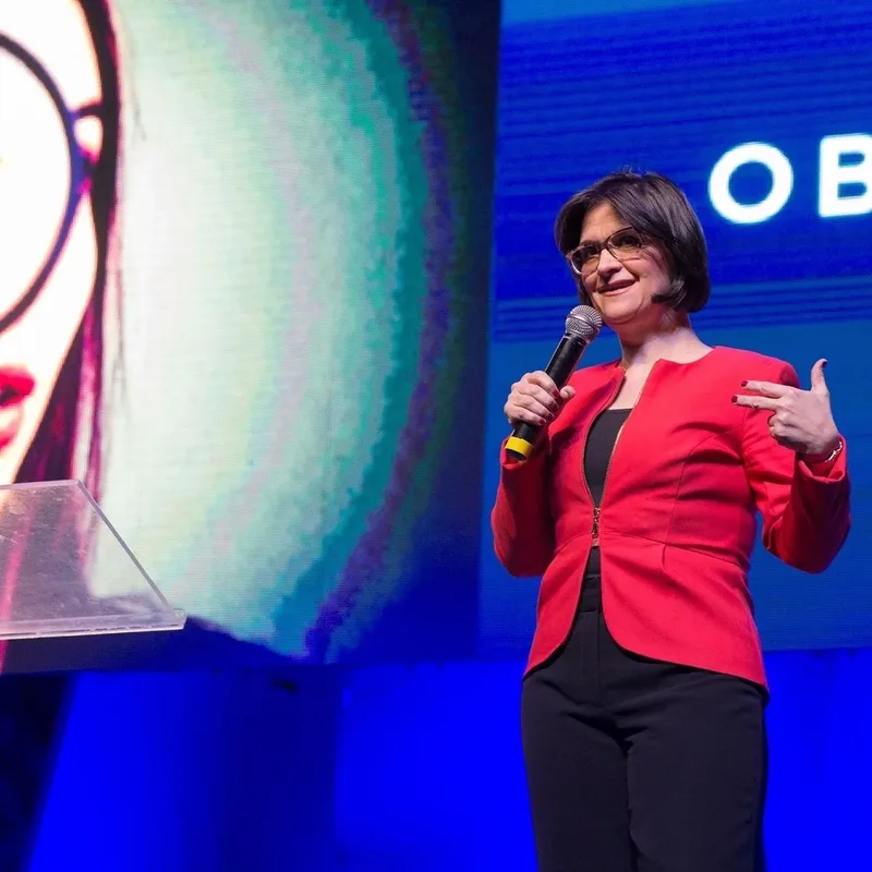 Georgina Salcido psicóloga en español con 35 años de experiencia